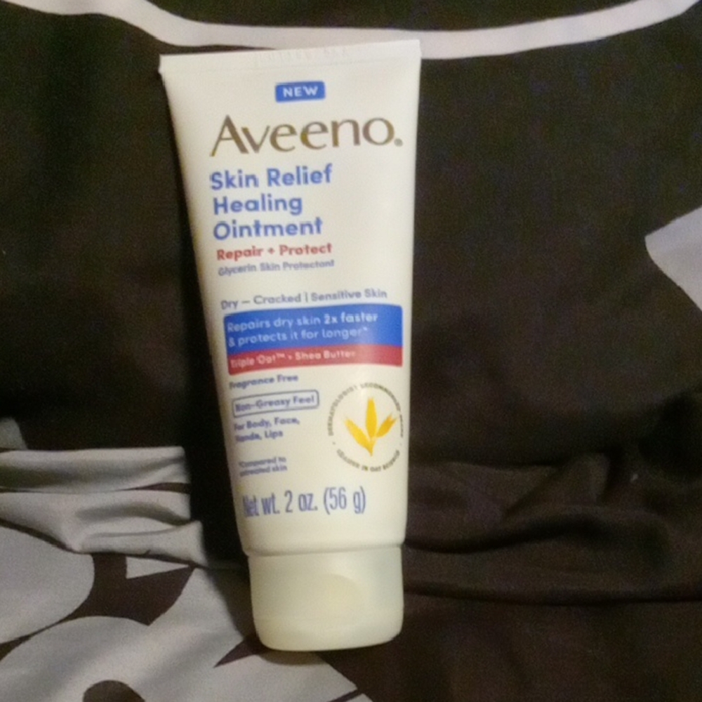 Aveeno Skin Relief Healing Ointment Moisturizer — White